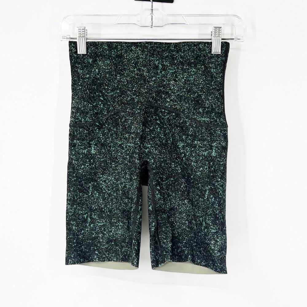 Spanx Booty Boost Printed Bike Shorts in Speckled Emerald